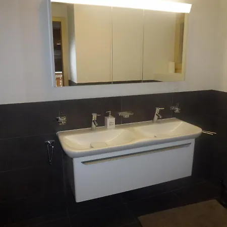 In Out Luxury & Mountain By Alpvision Residences ヴェゾナ